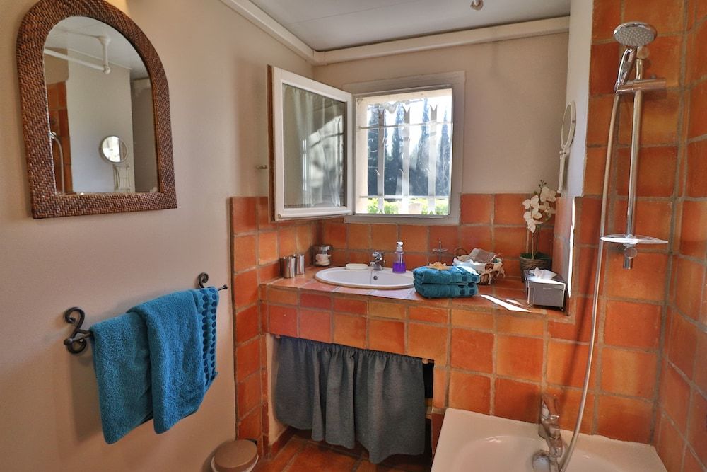 Le Mas de Bertagne - Chambres d'Hôtes Family Room (Colline) 9