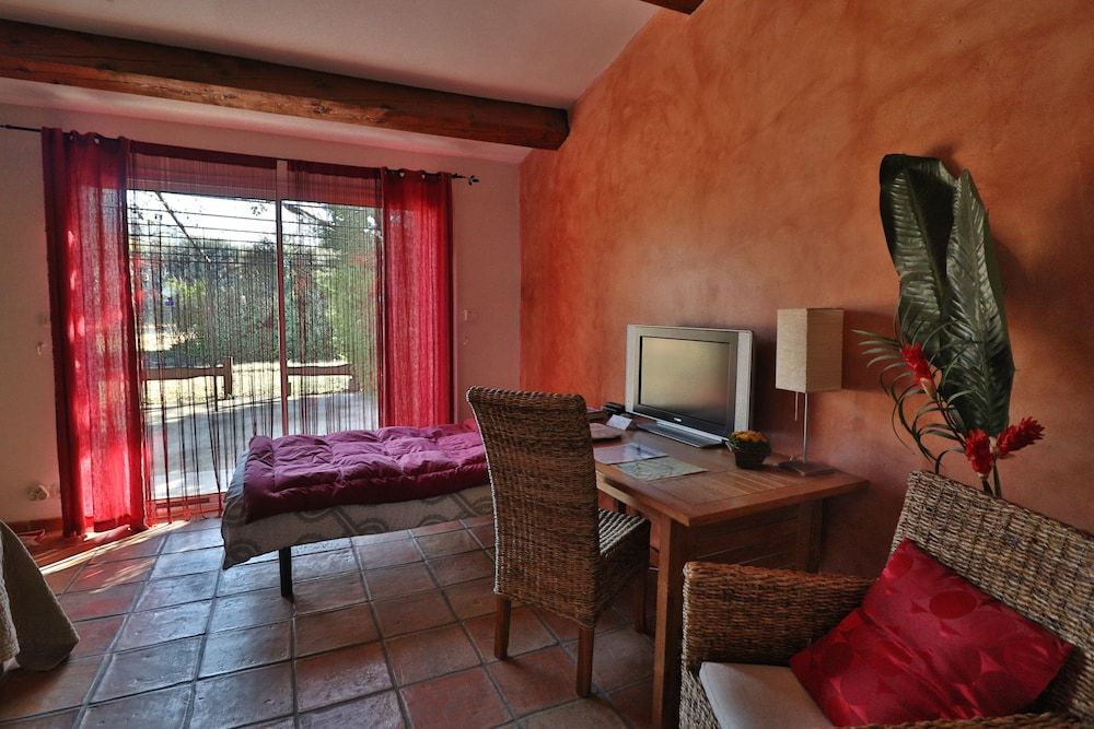 Le Mas de Bertagne - Chambres d'Hôtes Triple Room (Cascade) 19