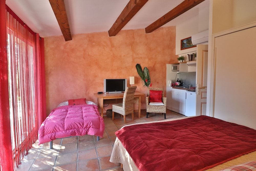 Le Mas de Bertagne - Chambres d'Hôtes Triple Room (Cascade) 14