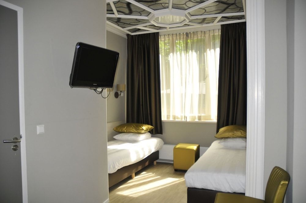 Classic Twin Room