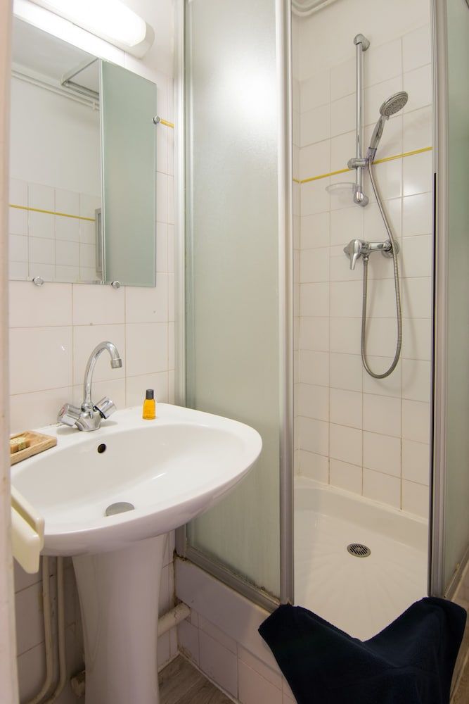 Résidence Meublée Services Apartment (2 adults) 8