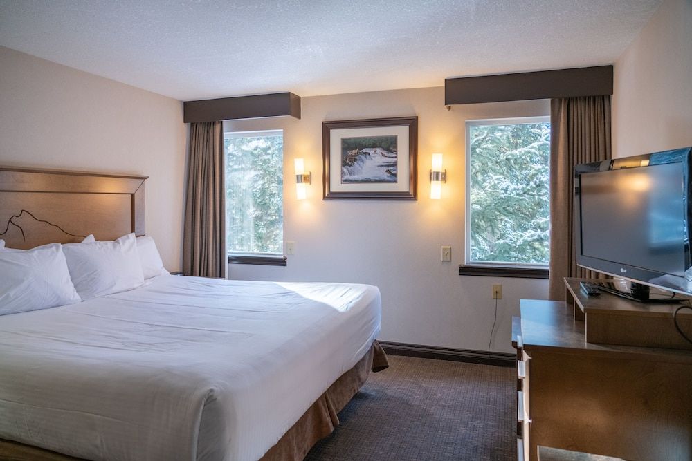 Rundlestone Lodge Superior Room, 1 King Bed 3