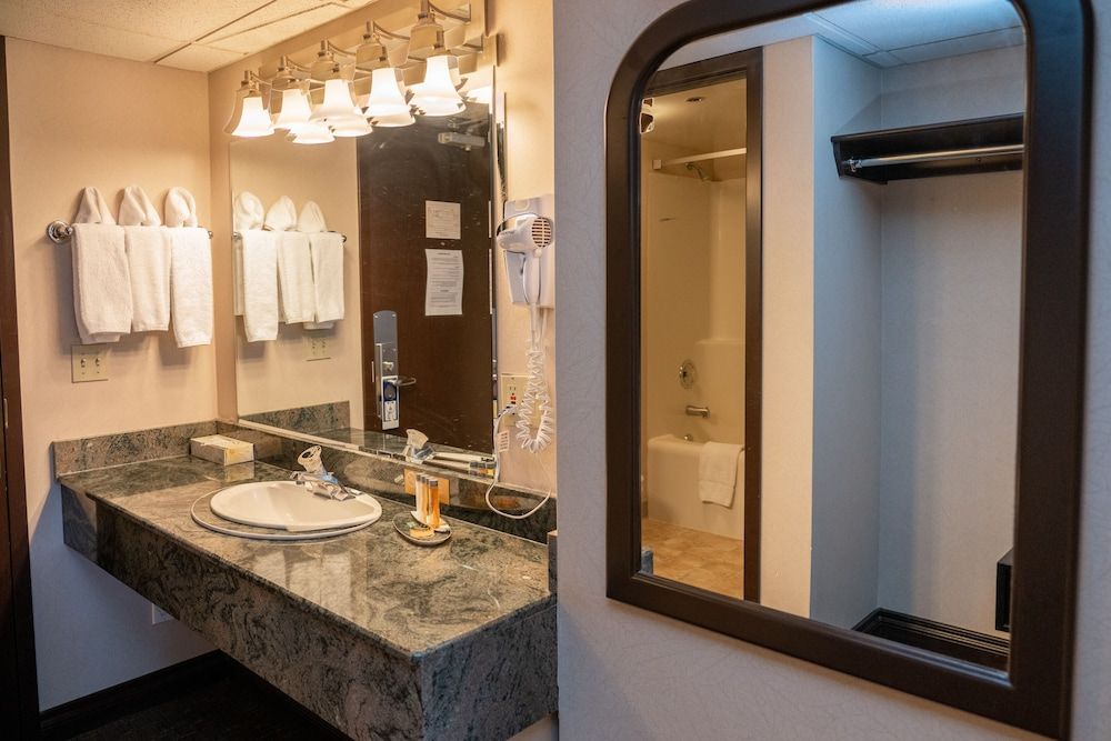 Rundlestone Lodge Superior Room, 1 King Bed 4