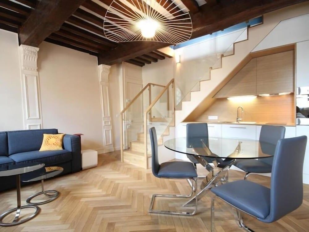 Le Logis Saint Eloi Deluxe Duplex, Private Bathroom, City View (Majorelle) 4