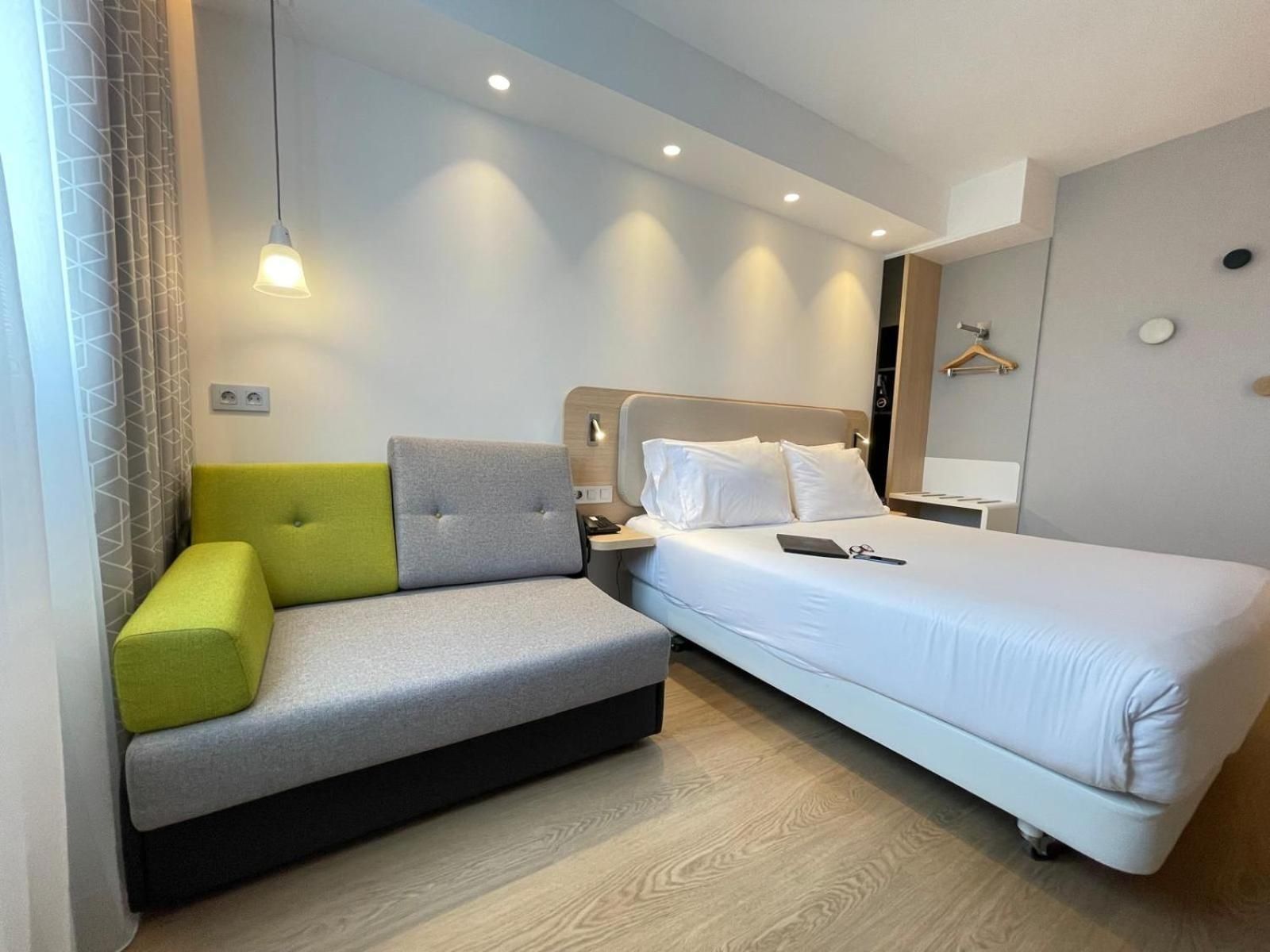 Holiday Inn Express Logrono Rioja By IHG 1 Queen Standard Single Sofa Bed with Free Breakfast 2