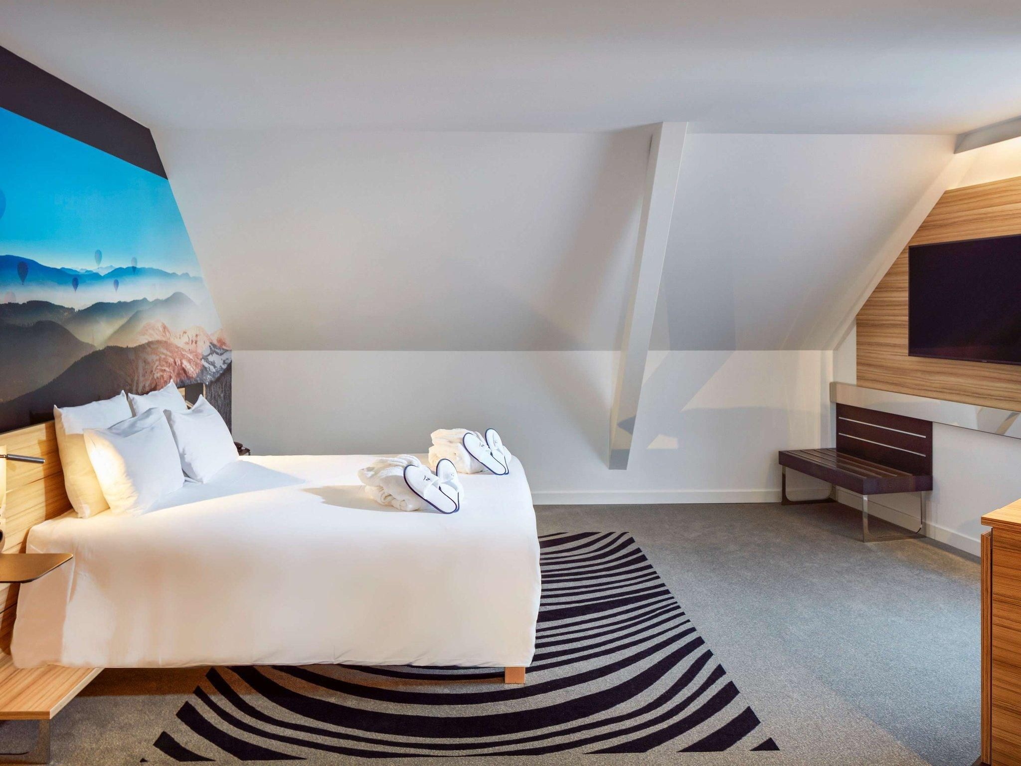 Executive Suite with 1 Queen bed