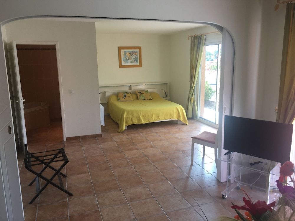 Chambres d'Hôtes La Coloniale Suite (Provence)