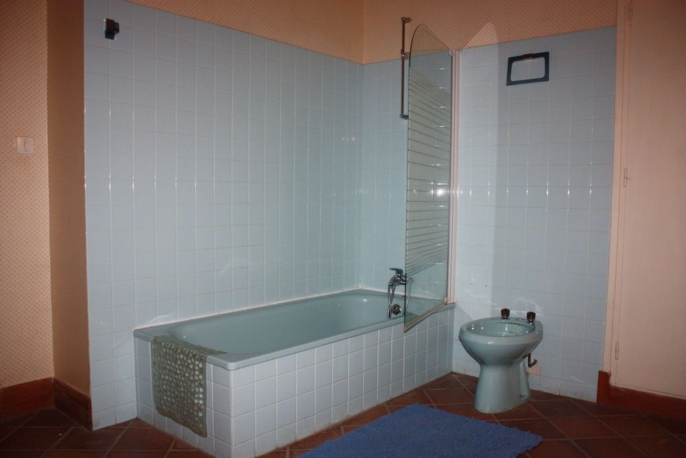 Presbytère de Jonquiere Quadruple Room (L'Evêque) 5