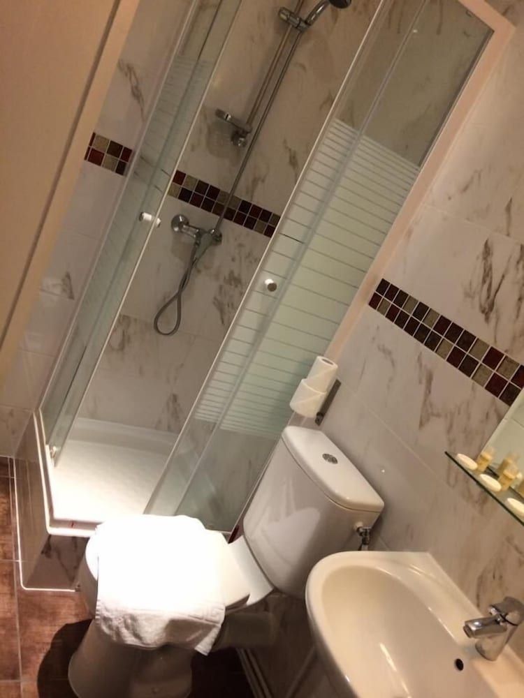 Hôtel des Arcades Standard Twin Room, 2 Twin Beds 2