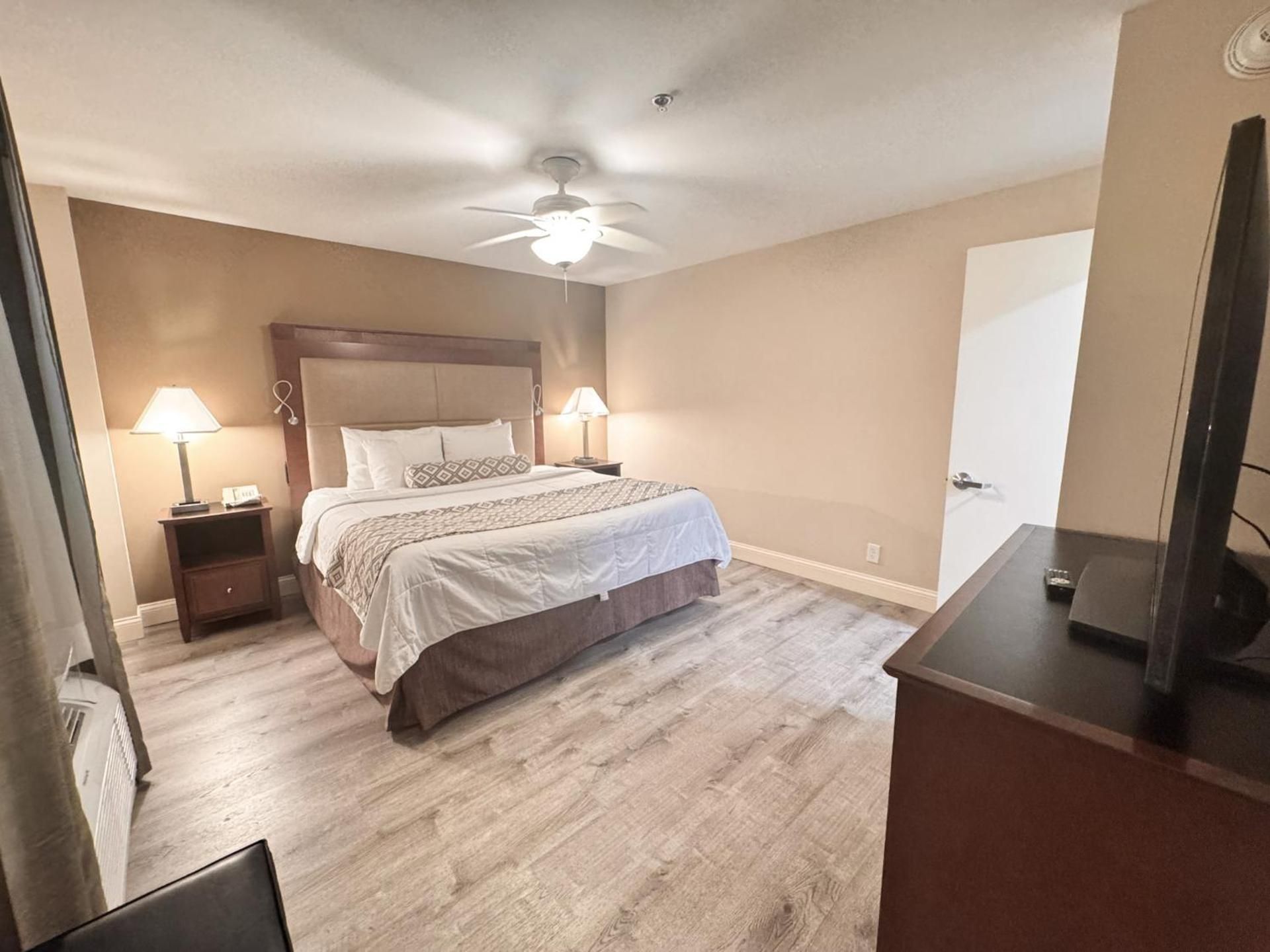 Standard King Suite