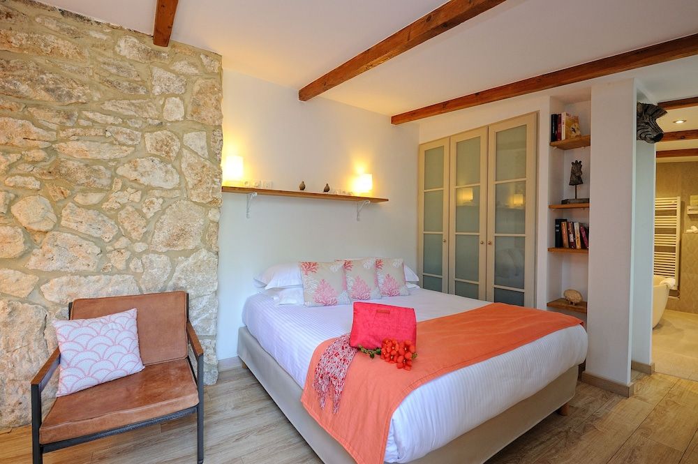 Deluxe, Queen or 1 Twin, Accessible, Garden View, Balcony/Patio