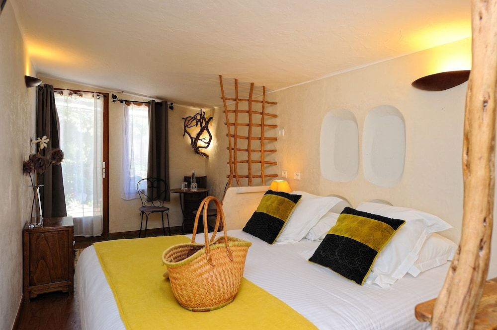Double or Queen Room, Garden View, Balcony/Patio