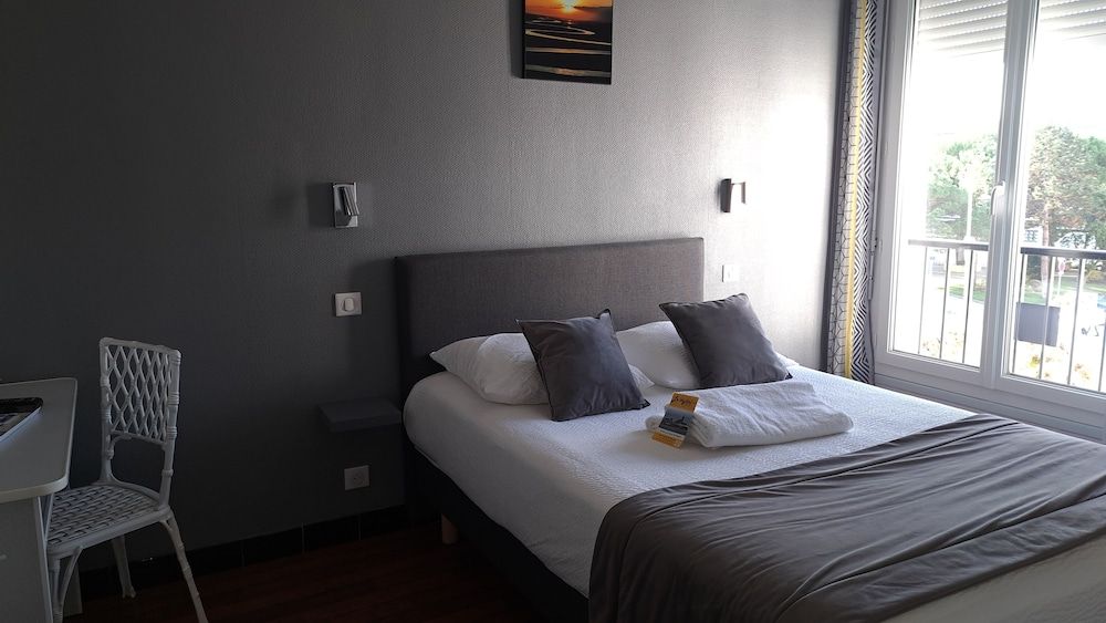 Le Crystal Hôtel Double Room 9