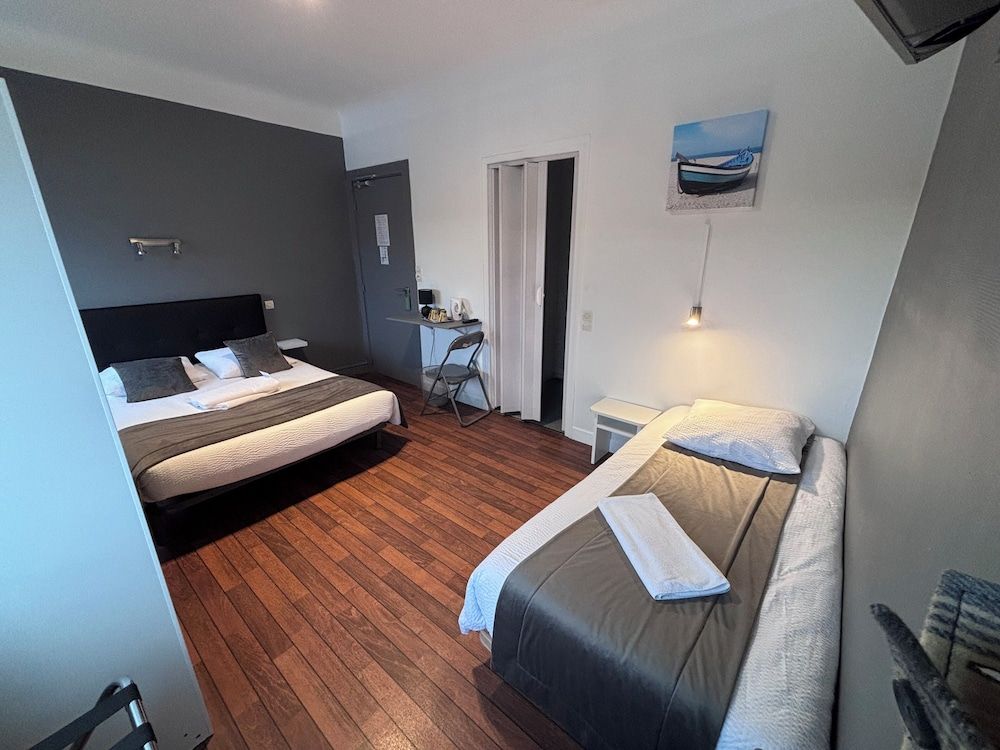 Le Crystal Hôtel Triple Room 2