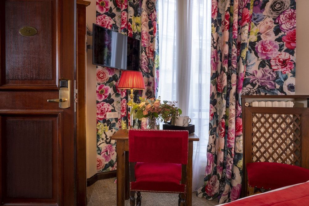 Hotel des Marronniers Classic Double Room 6