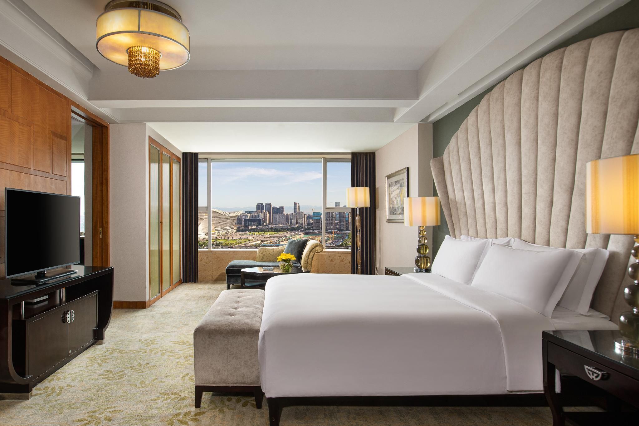 1 Bedroom Suite Club Lounge Access