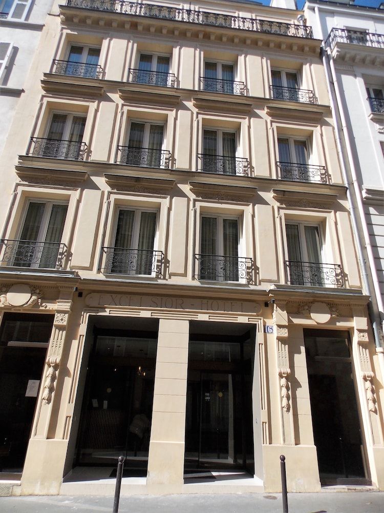 undefined Hotel Excelsior Batignolles 3