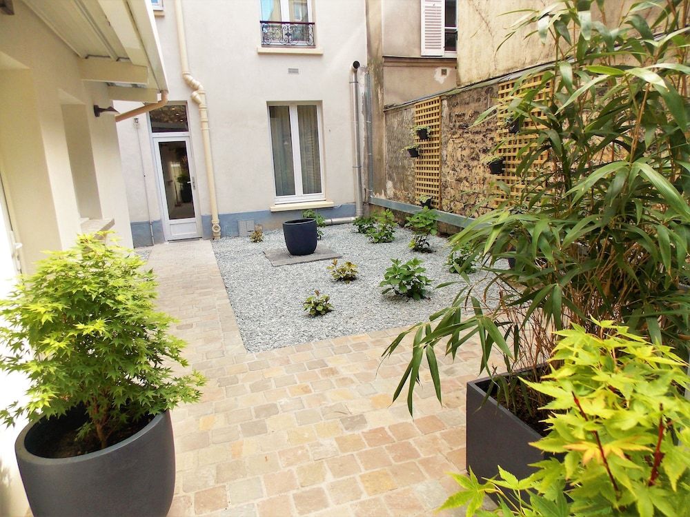 undefined Hotel Excelsior Batignolles 10