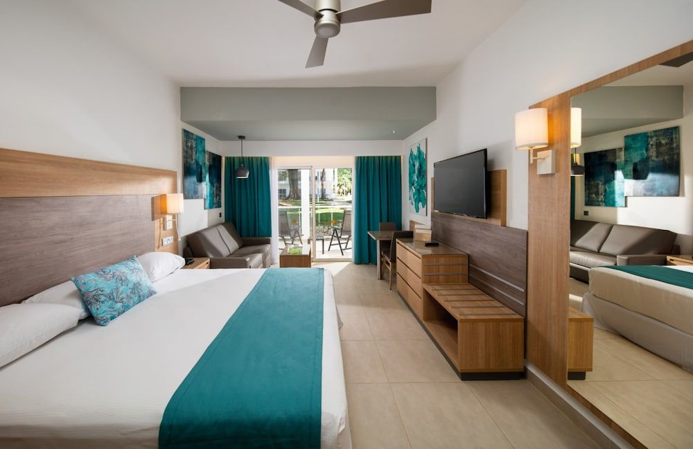 Double Room (C)
