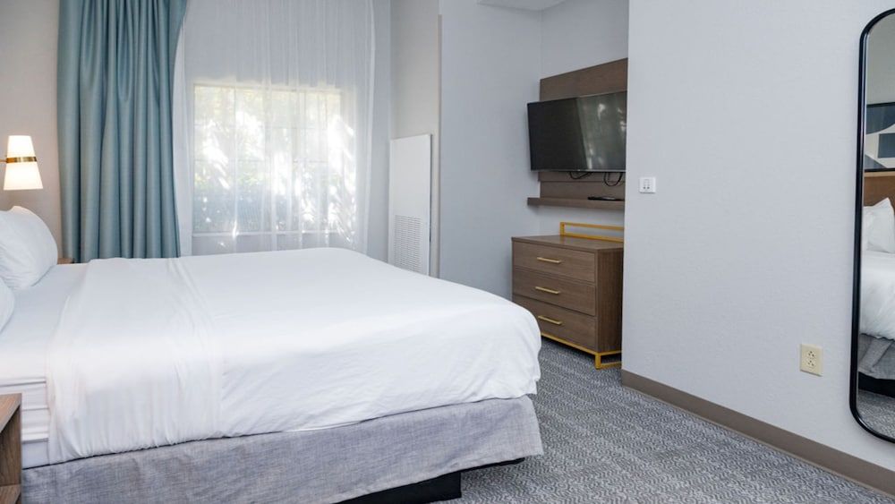 Suite, 2 Bedrooms, Kitchen (Living & Dining Area)