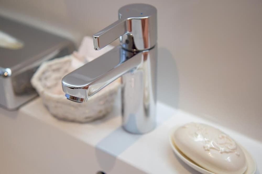 Hotel Les Armoiries Classic Room 4