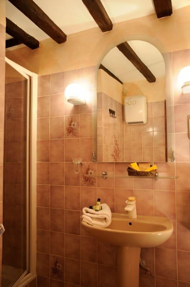 Hotel Du Fiacre Superior Double Room 4