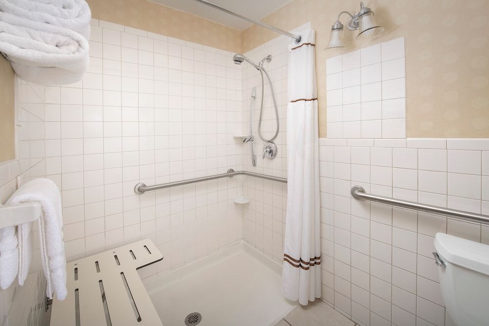 American Inn Of Bethesda Two Doubles Non Smoking South Wing 5