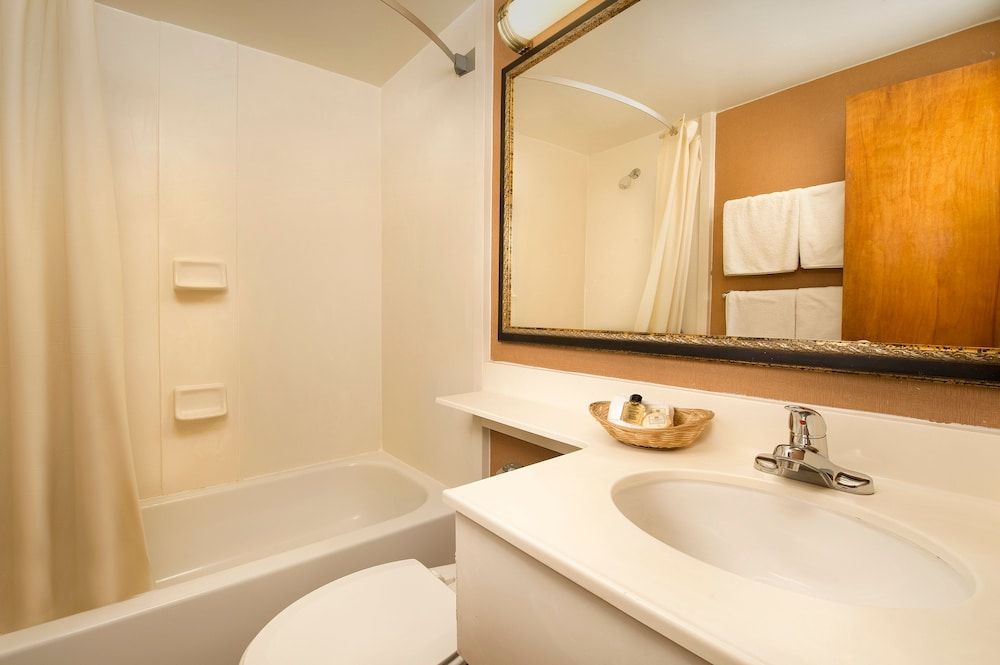 American Inn Of Bethesda Two Doubles Non Smoking South Wing 4