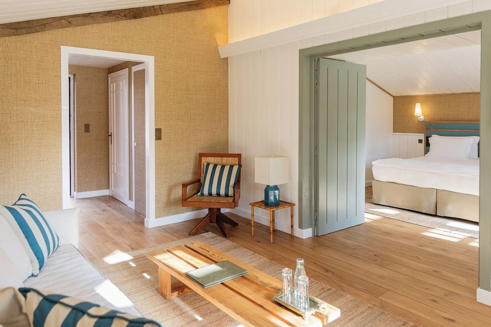 Signature Suite