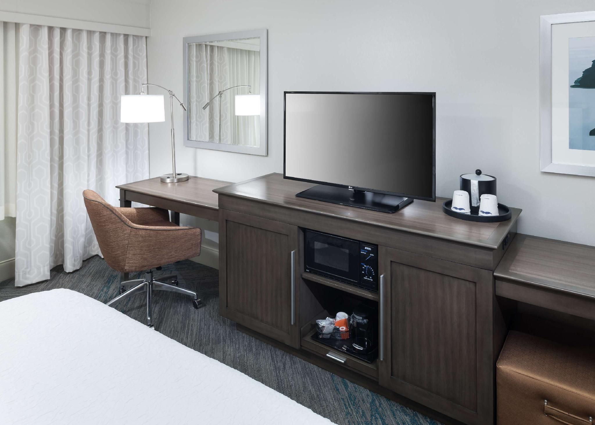 1 KING MOBILITY ACCESS ROLL IN SHOWER NOSMOK