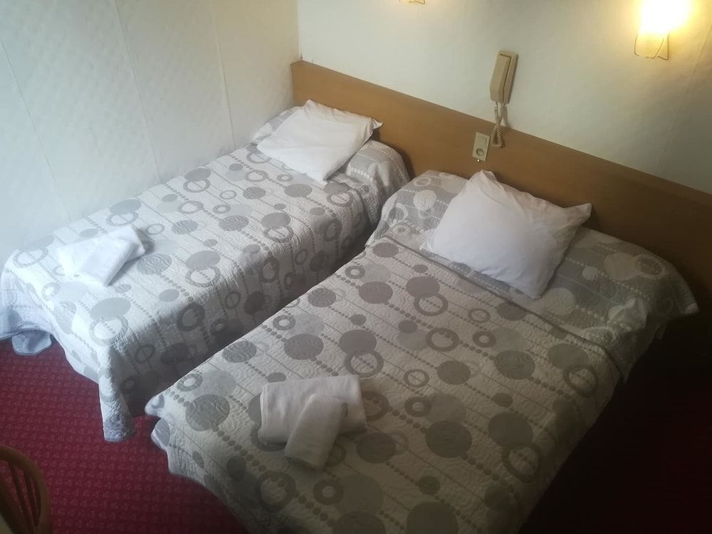 Hotel Du Gave Triple Room 2