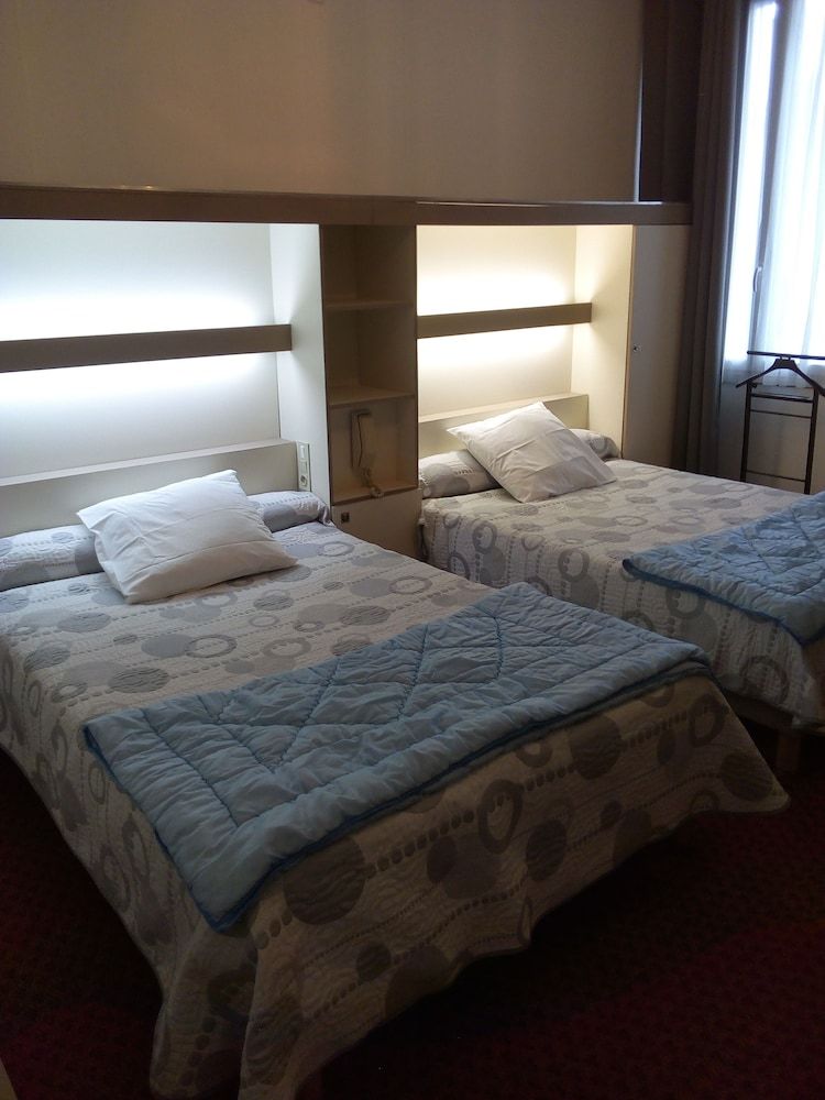 Hotel Du Gave Quadruple Room 2