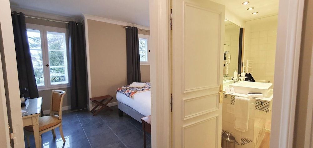 Demeures & Châteaux - Hôtel Greuze & Spa Tournus Superior Double Room 9