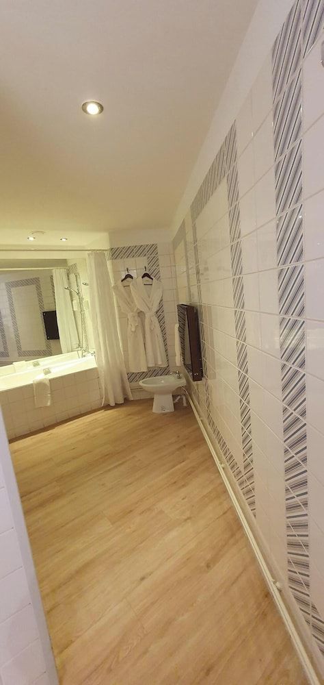 Demeures & Châteaux - Hôtel Greuze & Spa Tournus Comfort Double Room 7