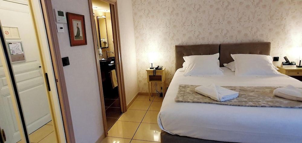 Demeures & Châteaux - Hôtel Greuze & Spa Tournus Superior Double Room 3