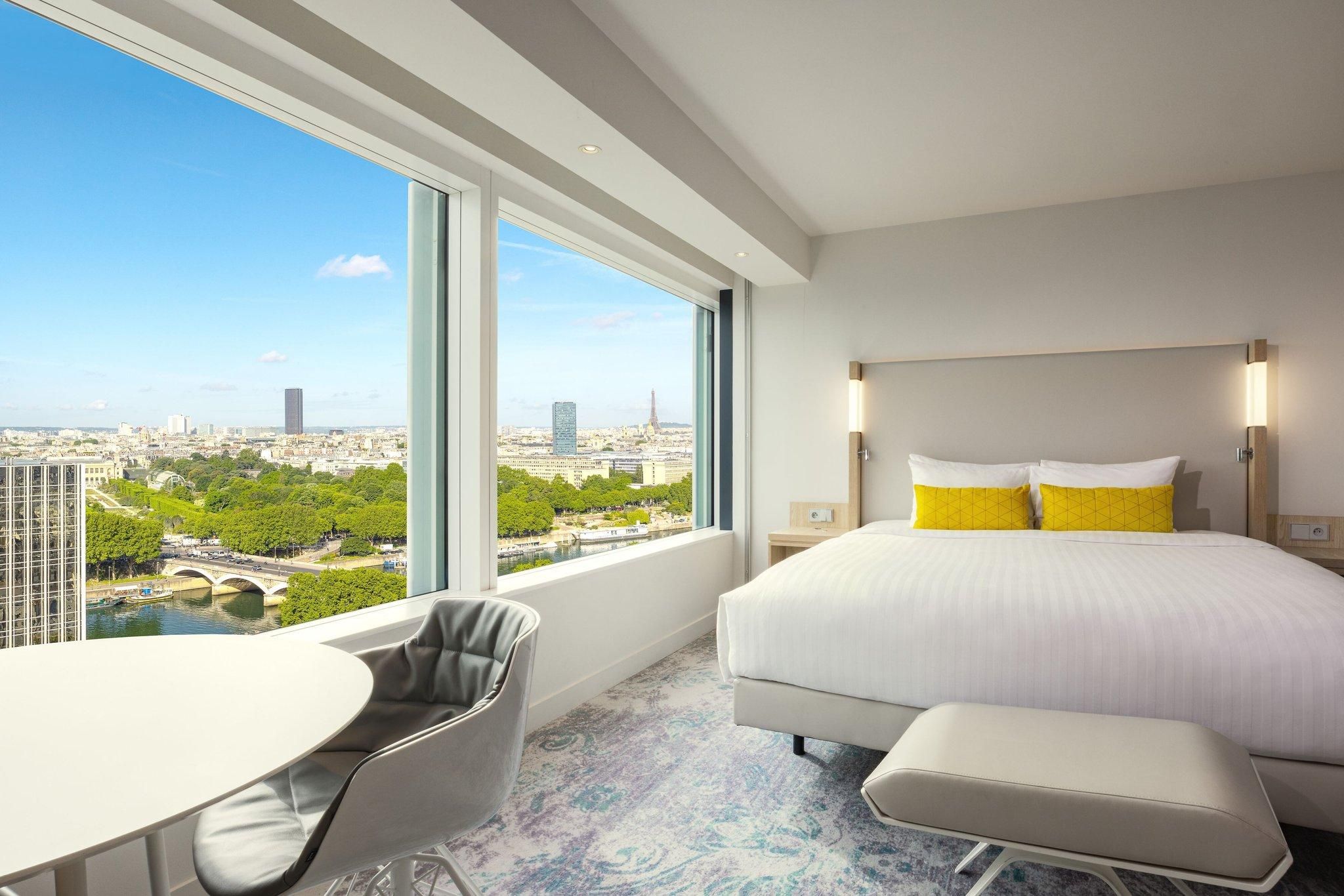 Eiffel Tower View, Guest room, 1 King