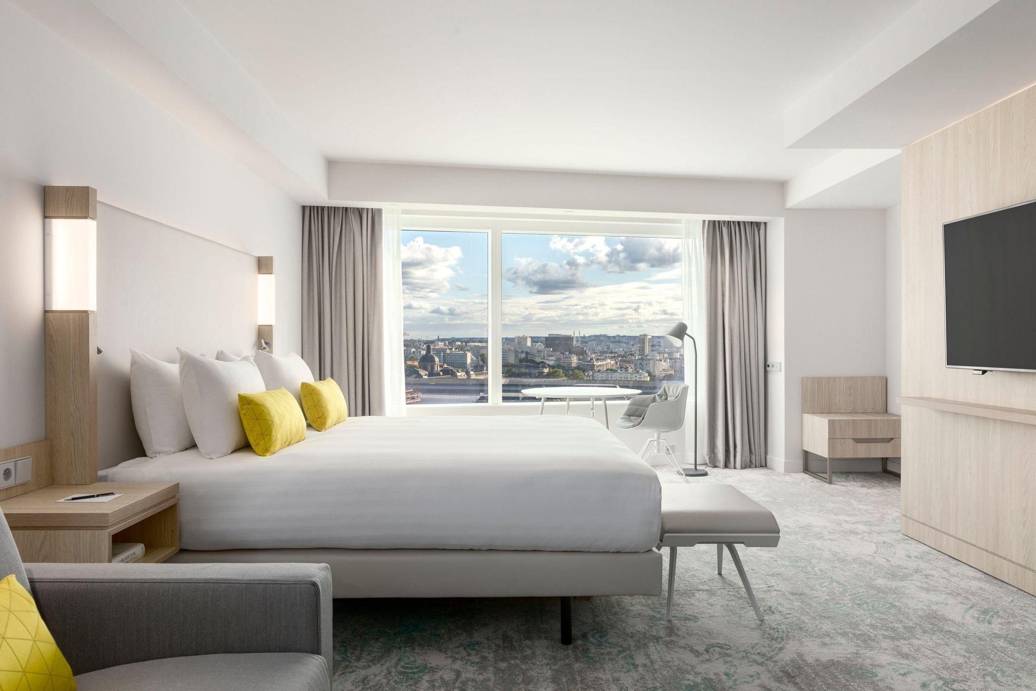 Family Sacre Coeur View, Guest room, 1 King, Sofa bed