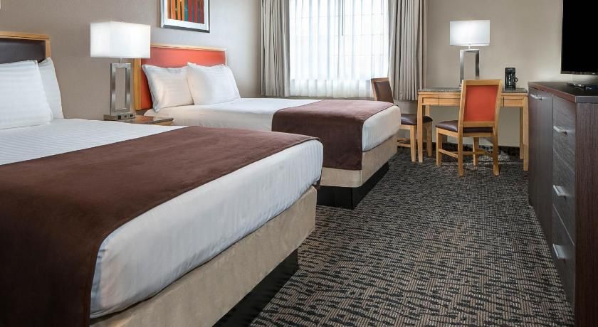 Arizona Charlie's Decatur Meadows Deluxe Room - 2 Queens 2