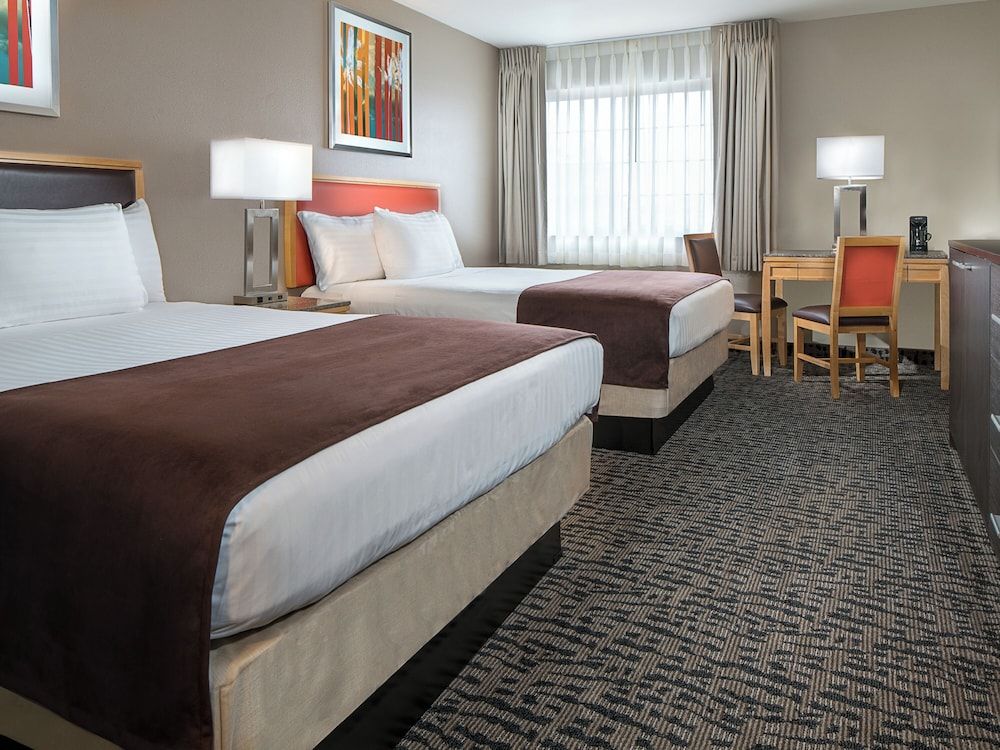 Arizona Charlie's Decatur Meadows Deluxe Room - 2 Queens