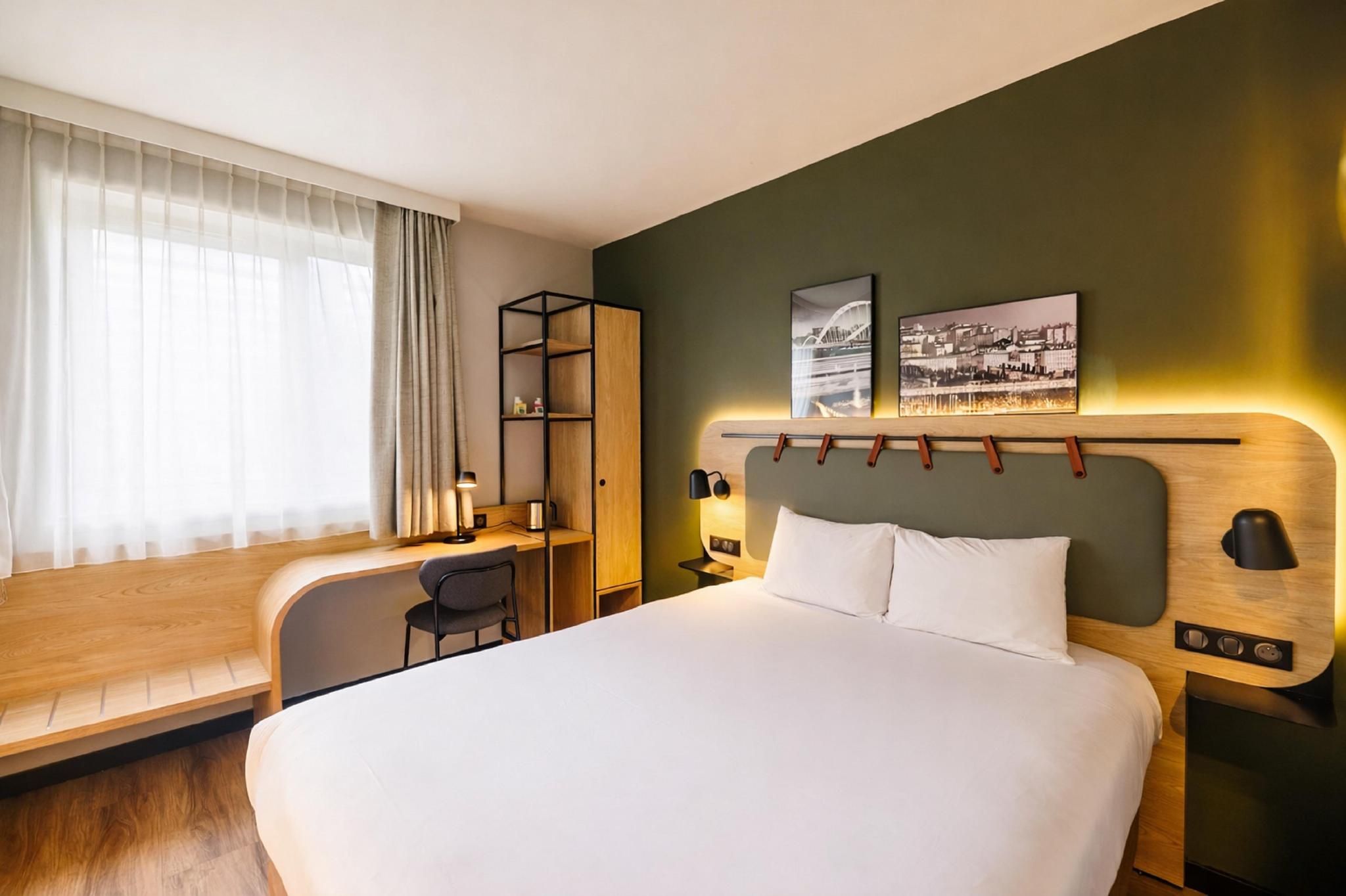 Standard - 1 Double Bed