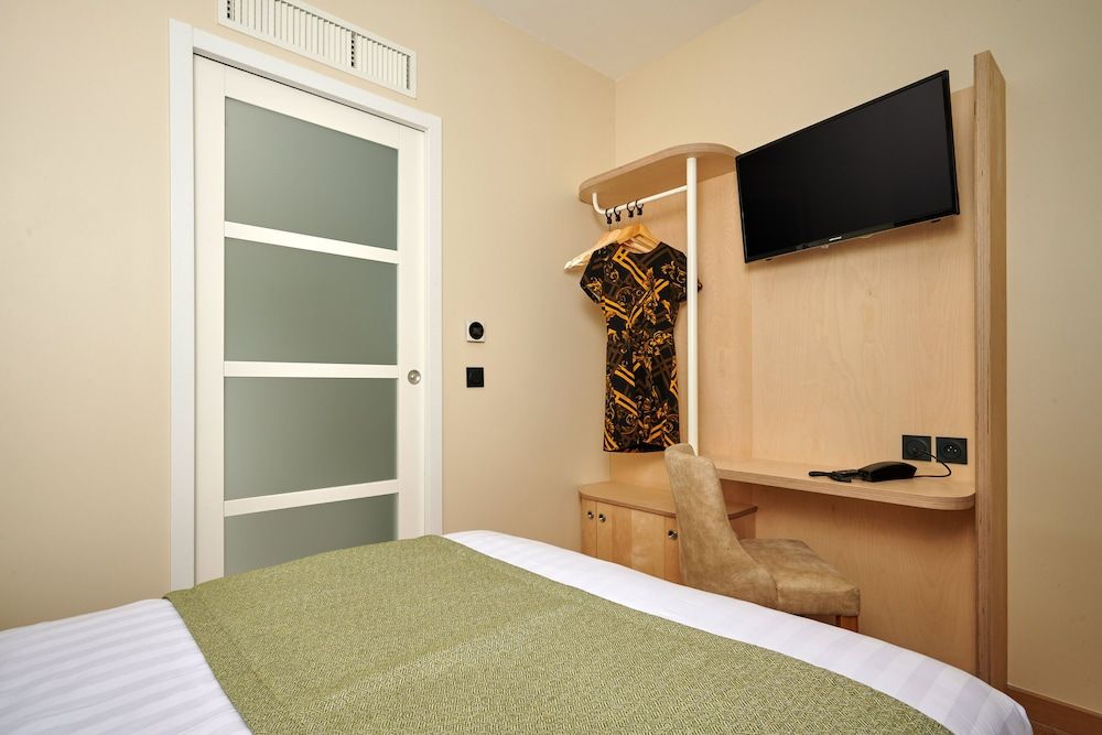 VLH Montparnasse Eiffel Classic Double Room 9