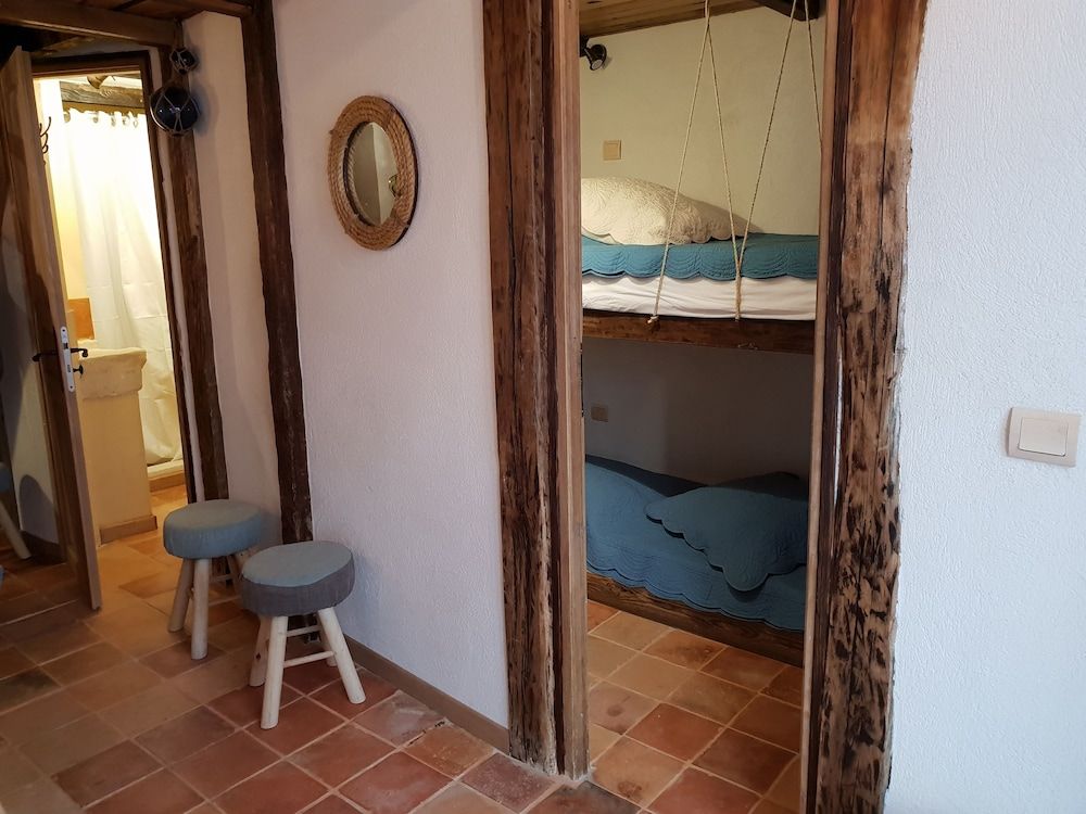 Un Mas en Ville Romantic Room, 2 Bedrooms 17