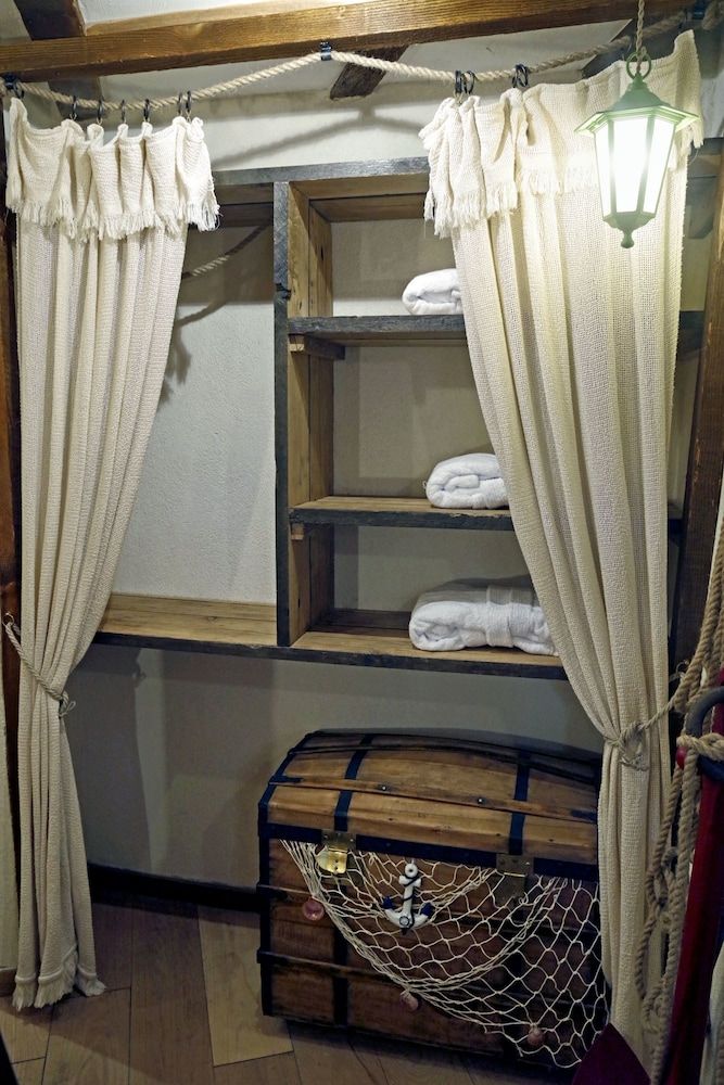 Un Mas en Ville Romantic Room, 2 Bedrooms, Pool View 17