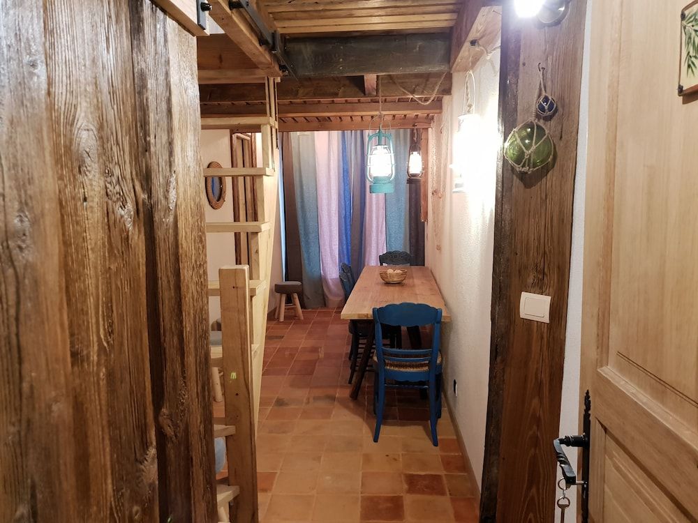 Un Mas en Ville Romantic Room, 2 Bedrooms 15