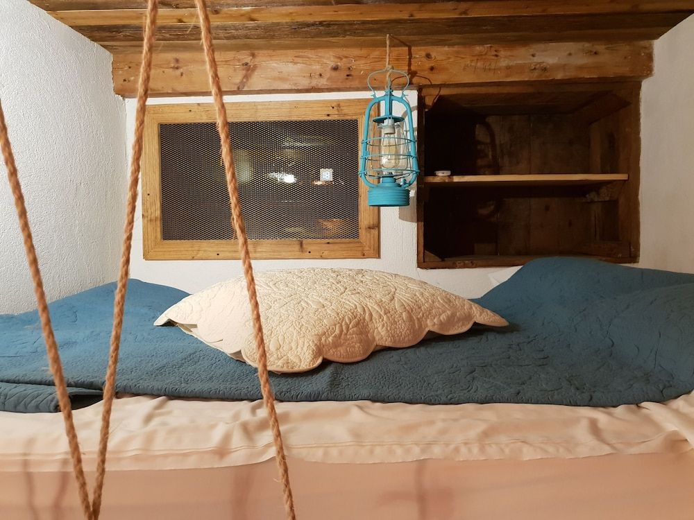 Un Mas en Ville Romantic Room, 2 Bedrooms