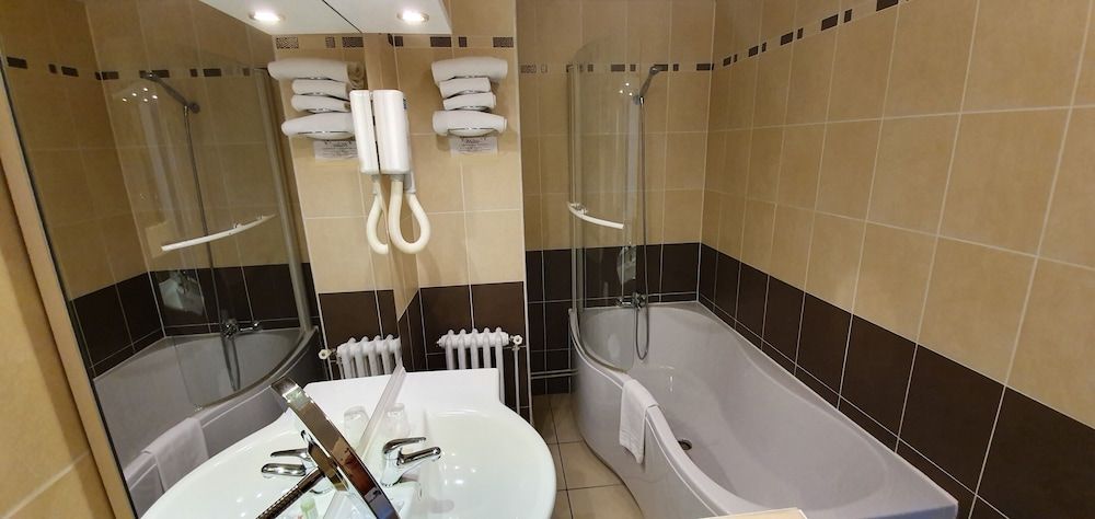 Hôtel Windsor FRONT DE MER Suite Oceane Sea View 4 persons 3