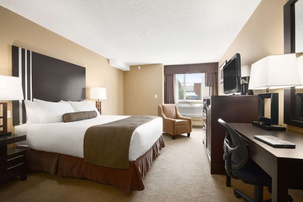undefined Days Inn by Wyndham Calgary Northwest 8