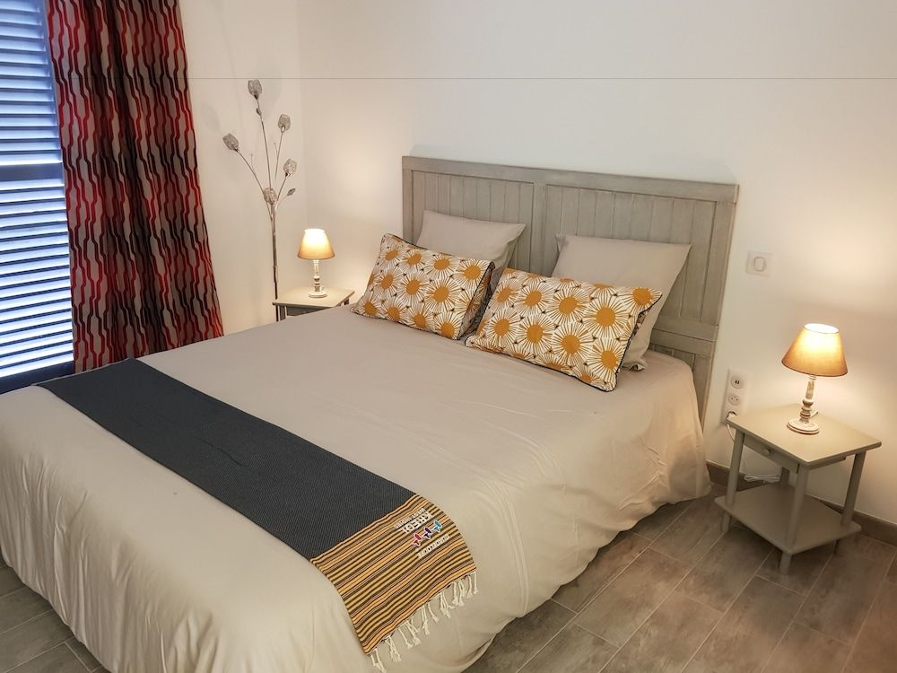 Double Room (Alise)