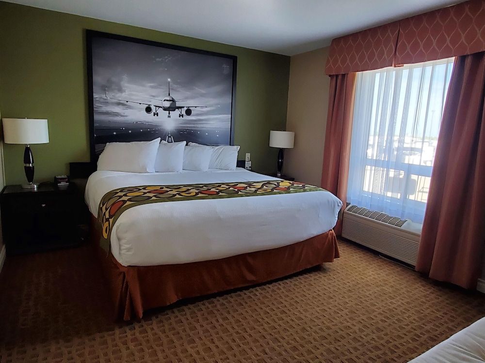 Suite, 1 Queen Bed