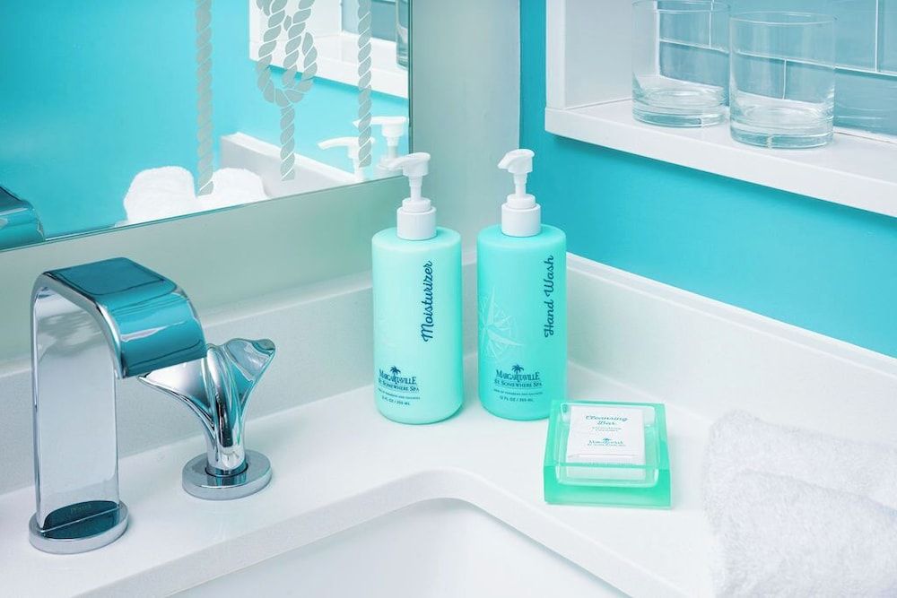 Margaritaville Resort Cape Cod Deluxe Room, 1 King Bed, Accessible (Waterpark View) 3